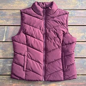 AEROPOSTALE BURGUNDY QUILTED  PUFFER VEST SIZE XL